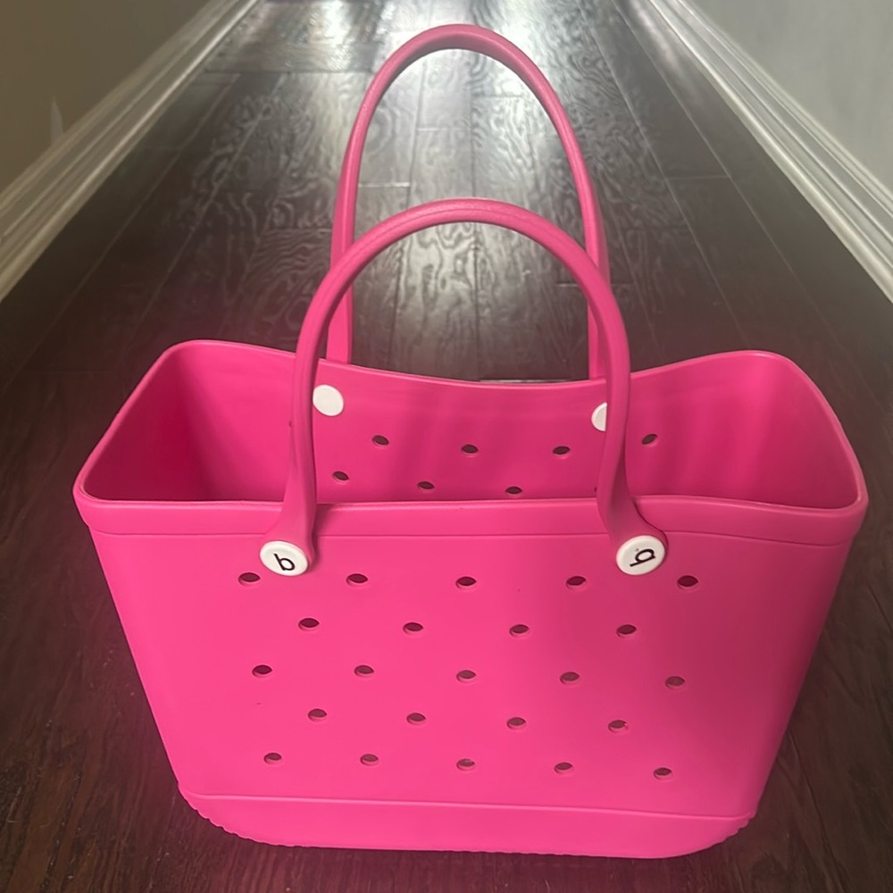 - XL bogg bag lookalike hot pink